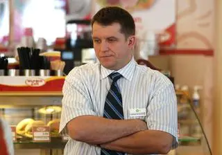 Marek kierownikiem stacji benzynowej