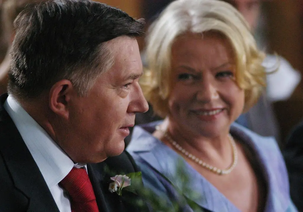 Aktualnie czytasz: Maria i Włodek Ziębowie z "Na Wspólnej" wychowali wiele dzieci, ale tylko czwórka to ich własne. Kto? 