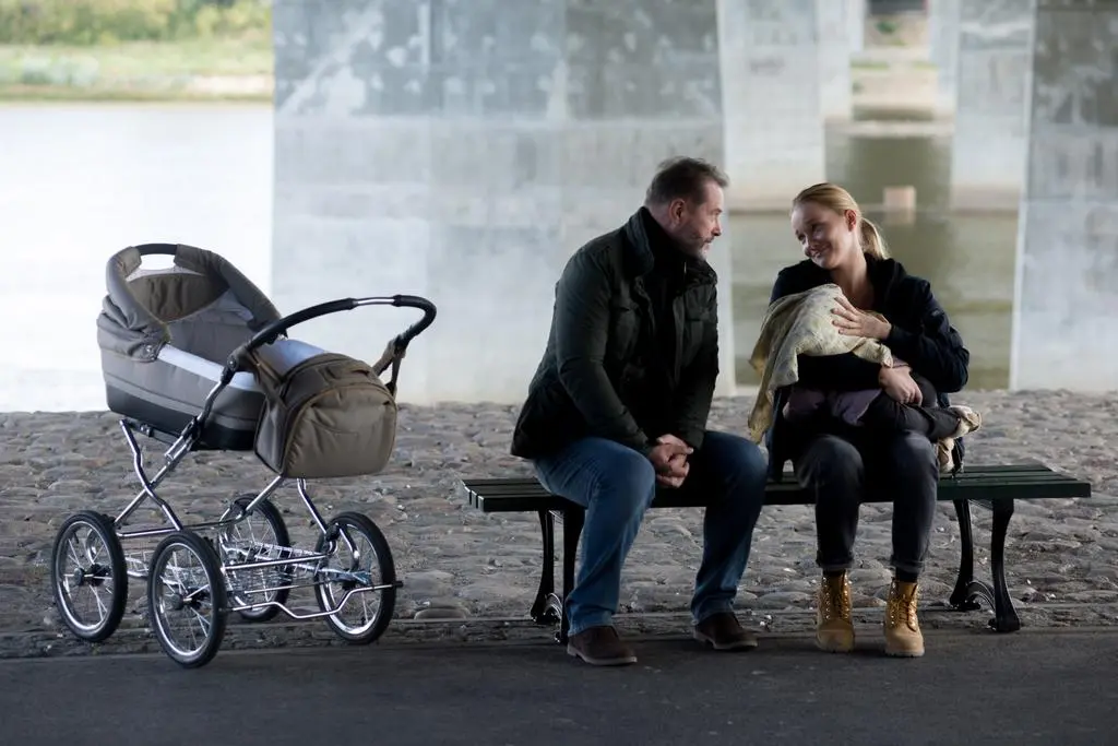 "Odwróceni. Ojcowie i córki" odcinek 1. - Joanna Balasz (Lidka), Artur Żmijewski (Sikora)