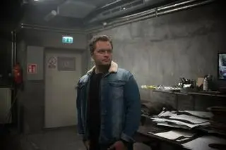 "Odwróceni. Ojcowie i córki": Policjant Lato (Tomasz Schuchardt)