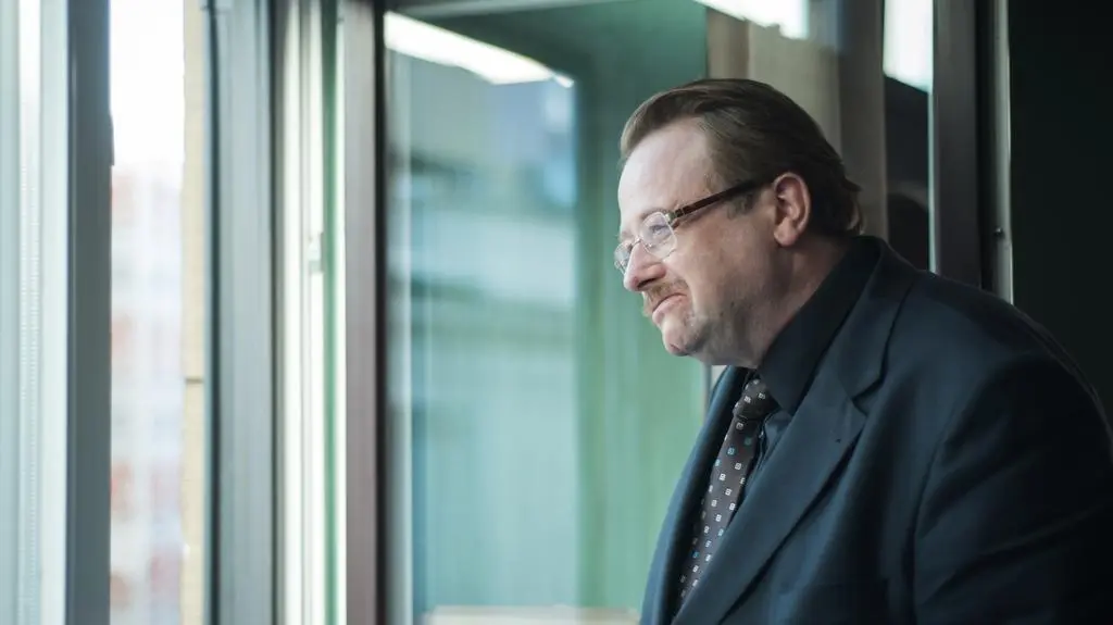 "Odwróceni. Ojcowie i córki": Prokurator Gołąbek (Olaf Lubaszenko)