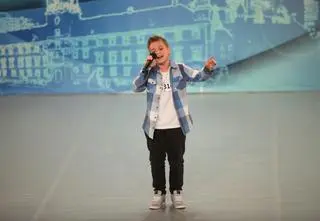 Totalna metamorfoza finalisty "Mam Talent!" Dziś jest nie do poznania. Jurorzy przecierali oczy ze zdumienia [PRZED EMISJĄ w TV]