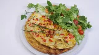 Omlet z ziemniakami, papryką i chilli