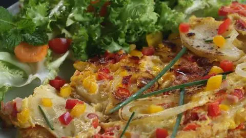 Omlet z ziemniakami, papryką i chilli