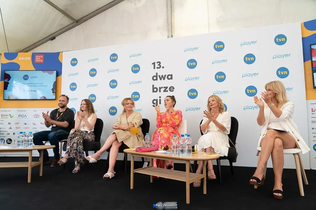 Panel  "Mocna płeć kontra mocna płeć, czyli o łamaniu stereotypów w serialach"