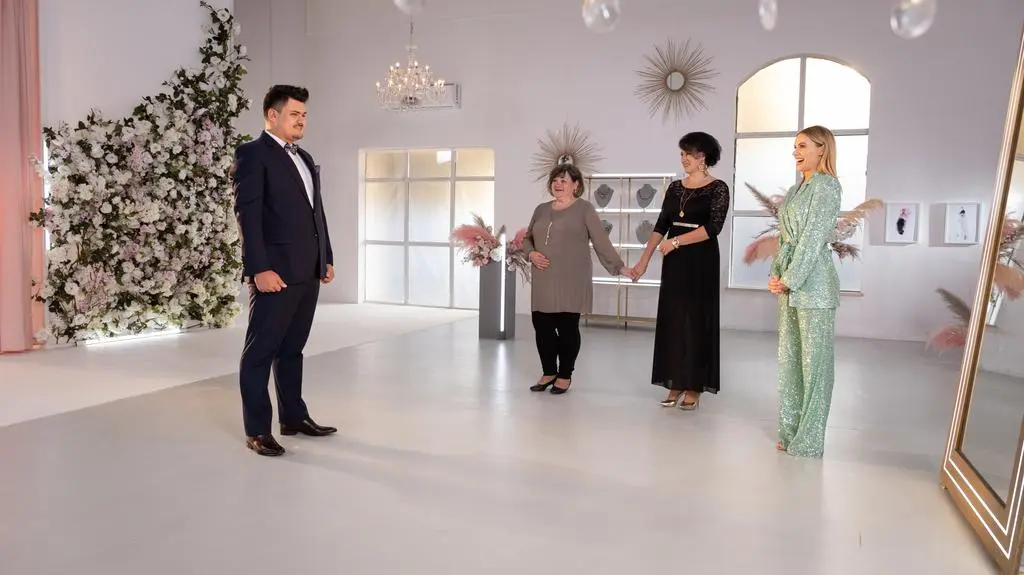 "Pary młode ponad miarę": Grzegorz w ślubnym garniturze