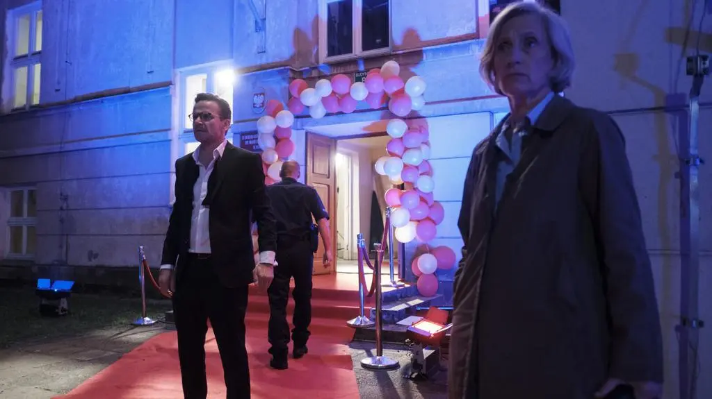 Pod powierzchnią - odcinek 7. - Małgorzata Hajewska-Krzysztofik, Bartłomiej Topa