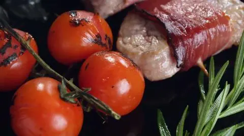 Polędwiczki wieprzowe z pomidorkami