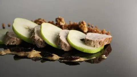 Polędwiczki wieprzowe z sosem z suszonych śliwek i whisky