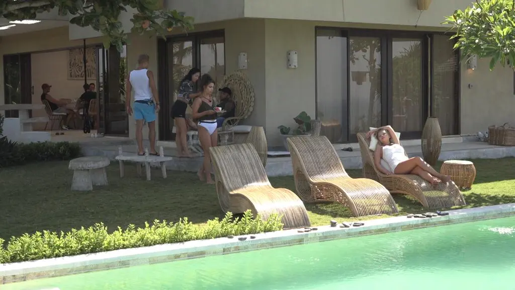 Poranek w Hotelu Paradise