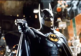 Czerwiec pełen hitów na TVN Fabuła! Kultowe serie, wielkie gwiazdy i niezapomniane emocje