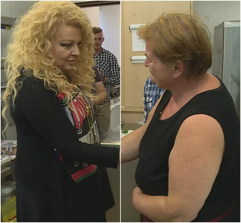 To jest otwarta wojna! Mama właściciela nie lubi managera, Patryka, i nie zawaha się go pozbyć z restauracji. Magda Gessler daje mu jednak szansę pracy w kuchni. Ale to mama musi zdecydować, czy zgodzi się na wspólną pracę...