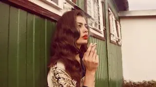 Uwodzicielska Renata w nowej sesji