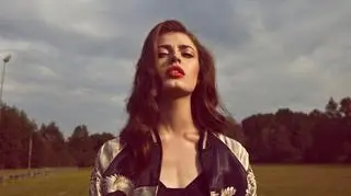 Uwodzicielska Renata w nowej sesji