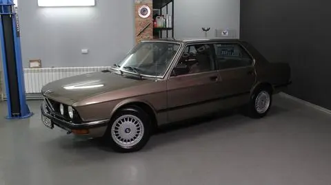 BMW E28