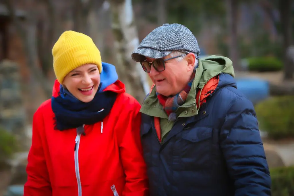 Starsza pani musi fiknąć: Anna Dereszowska z tatą