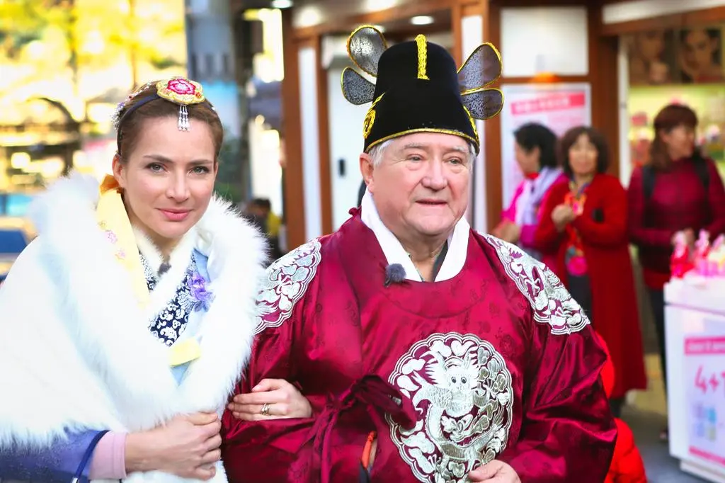 Starsza pani musi fiknąć: Anna Dereszowska z tatą