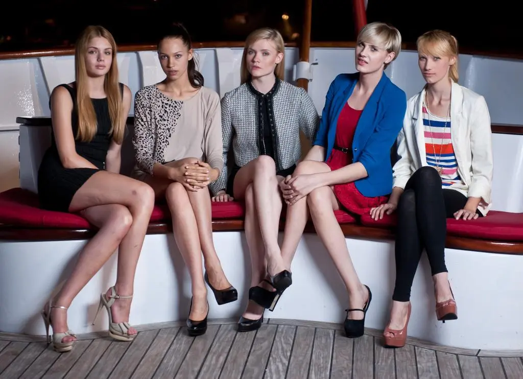 Uczestniczki "Top Model" w Paryżu, przed panelem