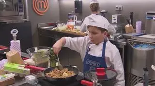 Czy Piotrek dodał cukier zamiast soli?! Na chwilę zapanował chaos i to on go zgubił....

Oglądaj MasterChef Junior w każdą niedzielę o 20:00 i na Player.pl