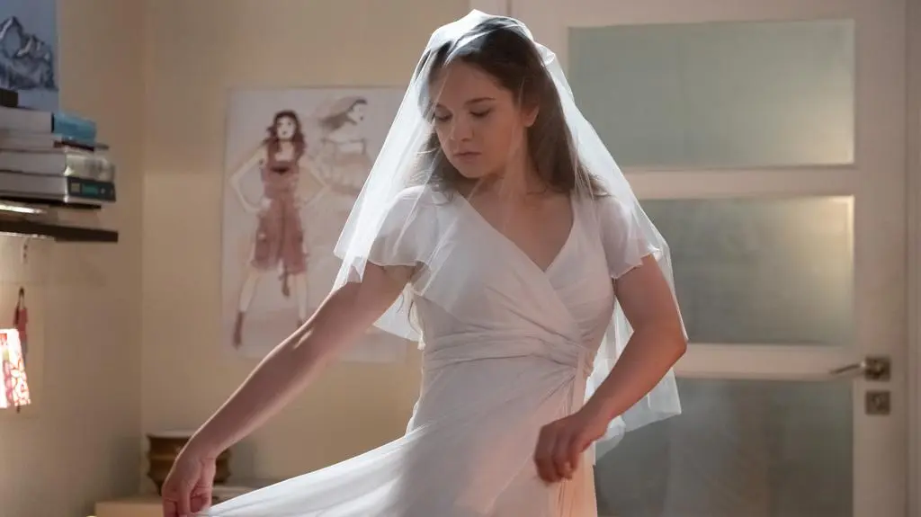 Kasia w sukni ślubnej 