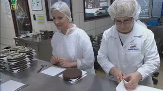 Dorota Szelągowska w fabryce czekolady
