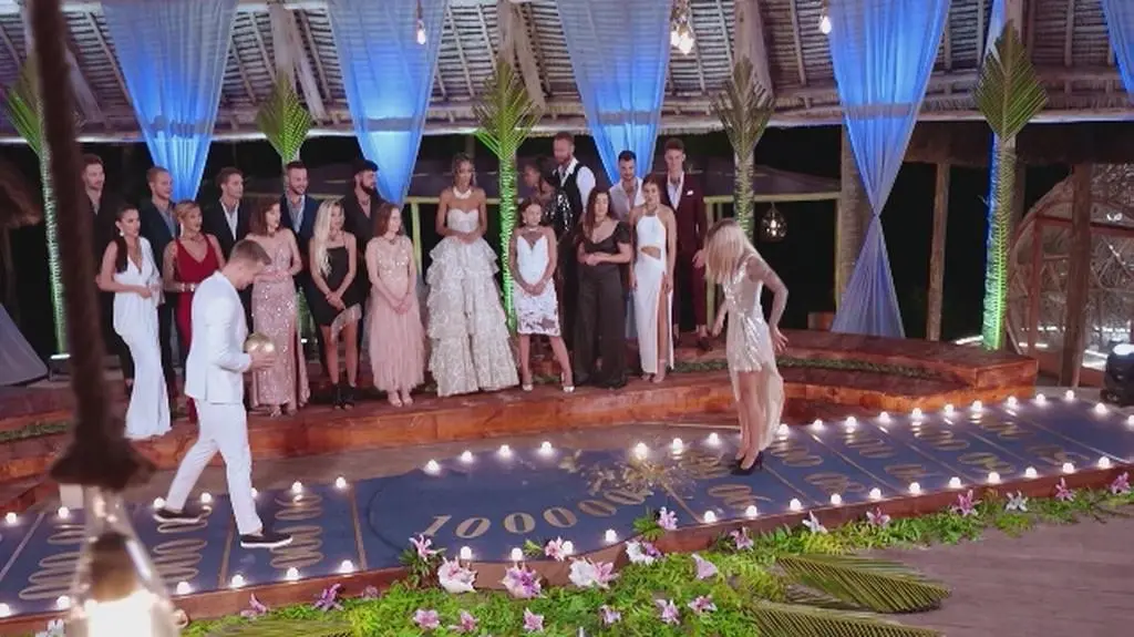 Hotel Paradise 4: Sara rozbija kulę i zgarnia nagrodę!