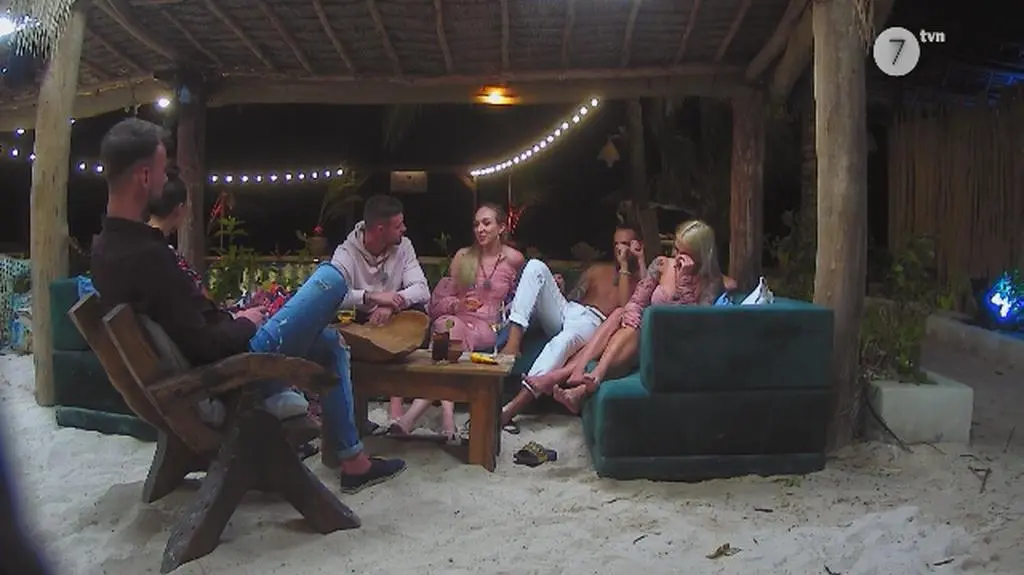 Hotel Paradise: Historia bez końca 