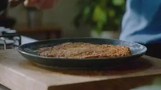 "Sztuka mięsa": chrupiący placek ziemniaczany z serem pleśniowym