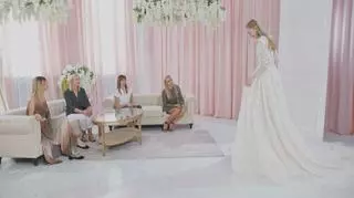 "W czym do ślubu?": mama wybiera suknię córce