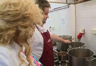 "Wszystkie resztki idą do bigosu". Co dodaje do niego Magda Gessler?