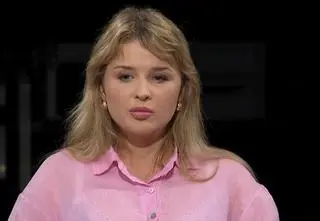 Czy partnerzy powinni mieć dostęp do swoich telefonów? "Jak facet coś tam kombinuje to widać od razu"