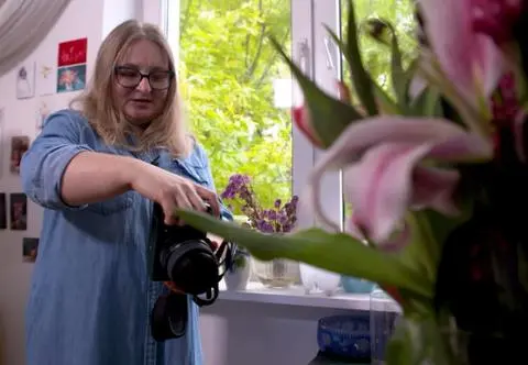 Fotografia kwiatów pomogła jej w żałobie po śmierci mamy. Zobacz prace Joanny Szpak-Ostachowskiej