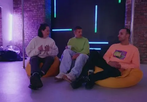 Damian i Artur uczą tańca na rurze. Czy pole dance to popularna aktywność wśród mężczyzn? 