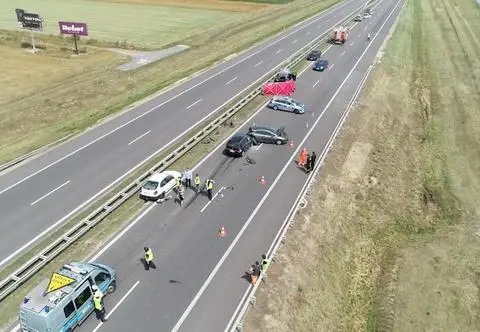 Wakacyjny bilans na drogach: mniej ofiar śmiertelnych, wciąż tysiące poszkodowanych 