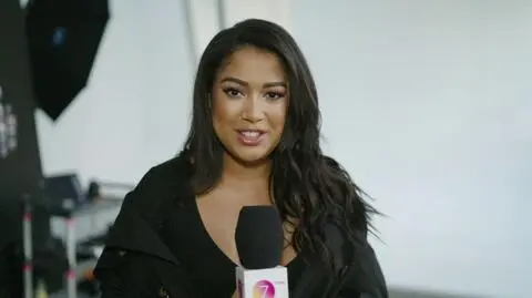 Nie ruszaćPerfect Picture: Patricia Kazadi na sesji zdjęciowej dla magazynu VIVA! Kasia Dziurska w roli fotografa!