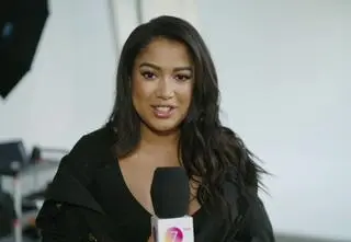 Nie ruszaćPerfect Picture: Patricia Kazadi na sesji zdjęciowej dla magazynu VIVA! Kasia Dziurska w roli fotografa!