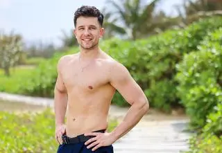 Hotel Paradise 8: Jędrzej Arian