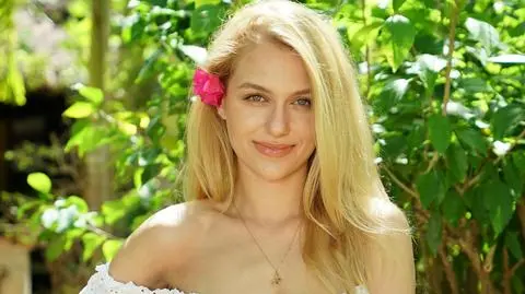 Hotel Paradise 6: Poznajcie Angelikę