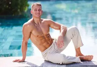 Hotel Paradise 8: Antek Trojanowski