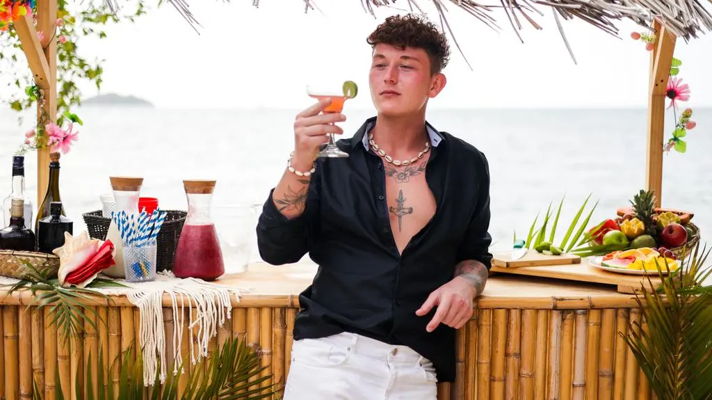 Hotel Paradise 7: Jacek