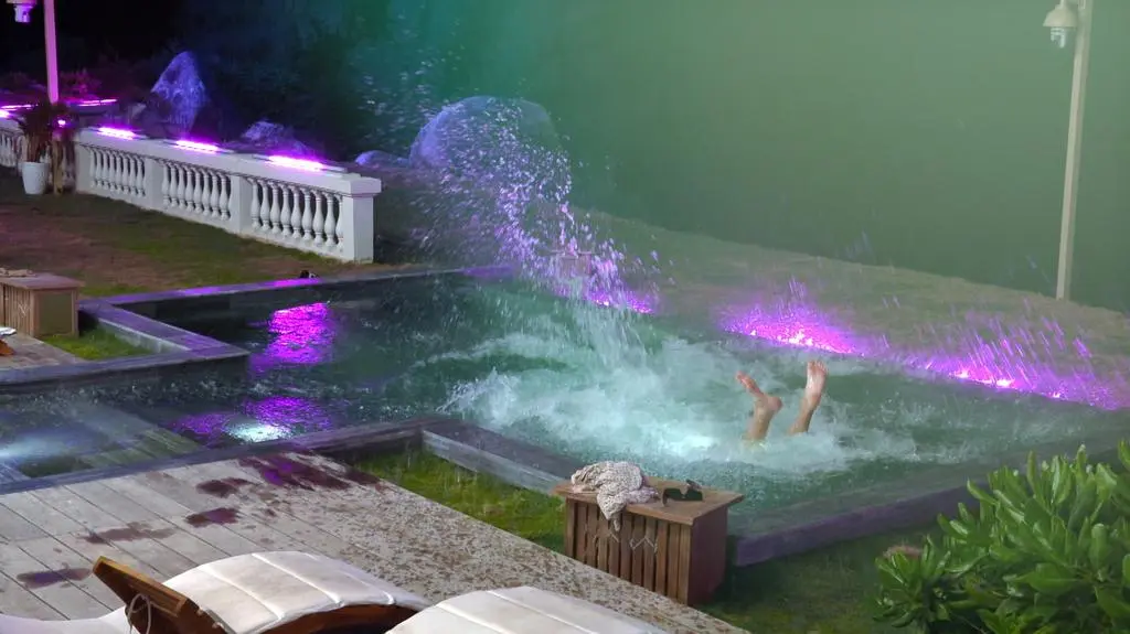 TVN7_PRORES_HOTEL_PARADISE_S08_ODC_33_popr2