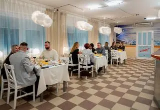 Finałowa kolacja w Bistro PodNiebienie. Kelnerka zaliczyła wpadkę, ale dania pyszne!