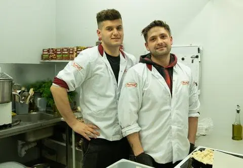 "Wielkie otwarcie lokalu, a sprzedaliśmy tylko 3 pizze...". Kuchenne rewolucje w Warszawie