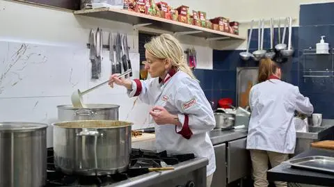 ''Kuchenne rewolucje 31'' odc. 1. Magda Gessler we Wrocławku. ''Mówiłam, że nie może być w lodówce! Musicie myśleć w kuchni!''