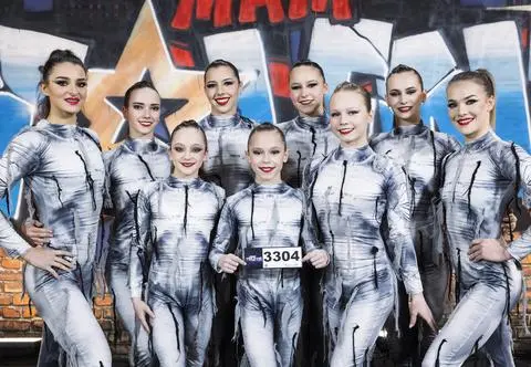 "Dochodzę do siebie, byłam o krok od omdlenia". Występ Infinity Group w półfinale ''Mam Talent!'' przerósł jurorów