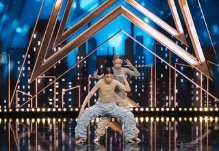 Wzruszająca historia w "Mam Talent!" Duet Nesemos zachwyca i chwyta za serce [PRZED EMISJĄ W TV]