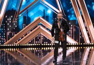 "Mam Talent!": Carlitos MAC wbił w fotel jurorów wykonaniem "Besame mucho"!