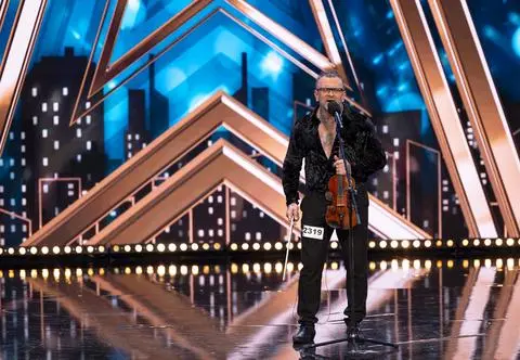"Mam Talent!": Carlitos MAC wbił w fotel jurorów wykonaniem "Besame mucho"!