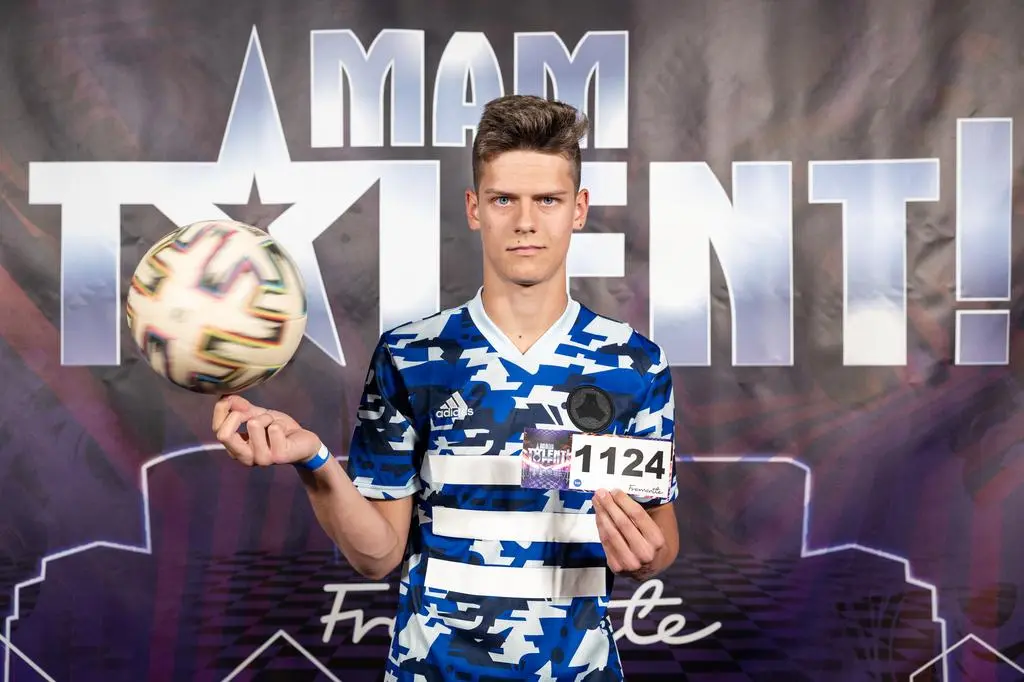 Mam Talent!: Karol Sewioł 