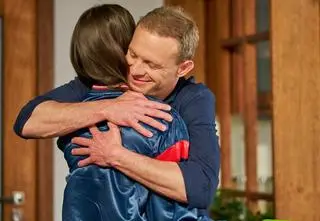 "Na Wspólnej" w odcinkach 3783-3786. Walka o życie, stracone pieniądze i zaginione dziecko!